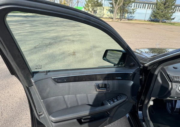Mercedes-Benz Klasa E cena 30000 przebieg: 275000, rok produkcji 2011 z Rakoniewice małe 121
